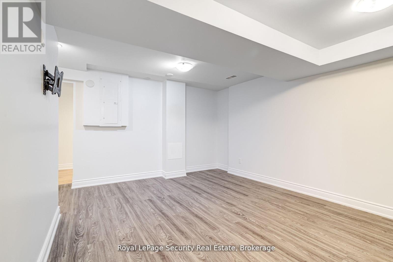 Lower - 706 Gladstone Avenue, Toronto, Ontario  M6H 3J4 - Photo 18 - W12729712