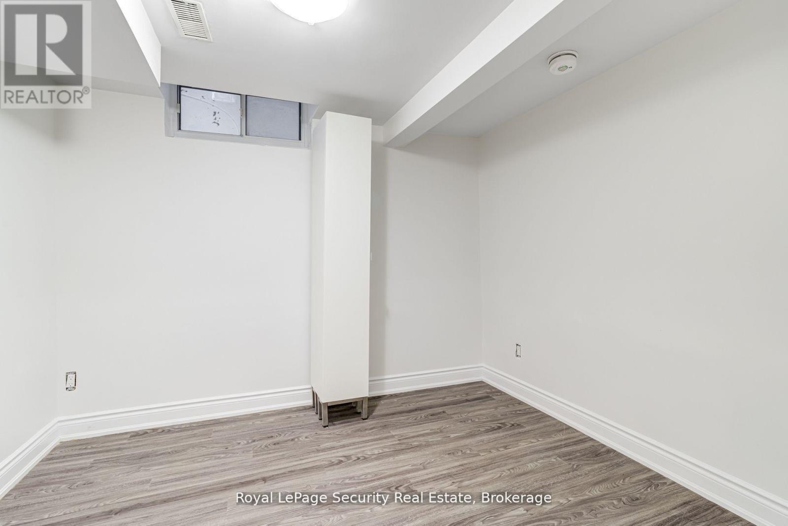 Lower - 706 Gladstone Avenue, Toronto, Ontario  M6H 3J4 - Photo 19 - W12729712