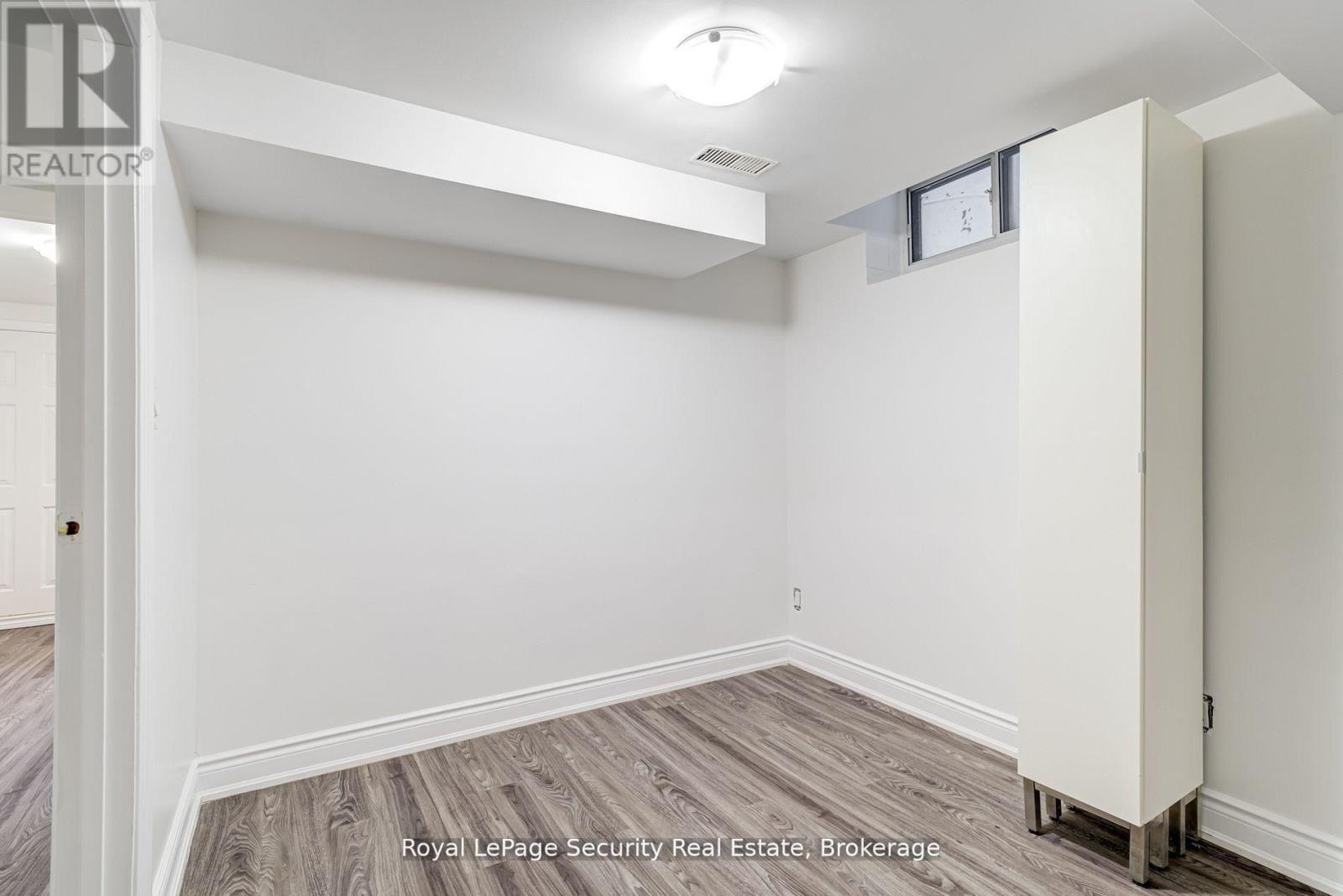 Lower - 706 Gladstone Avenue, Toronto, Ontario  M6H 3J4 - Photo 21 - W12729712