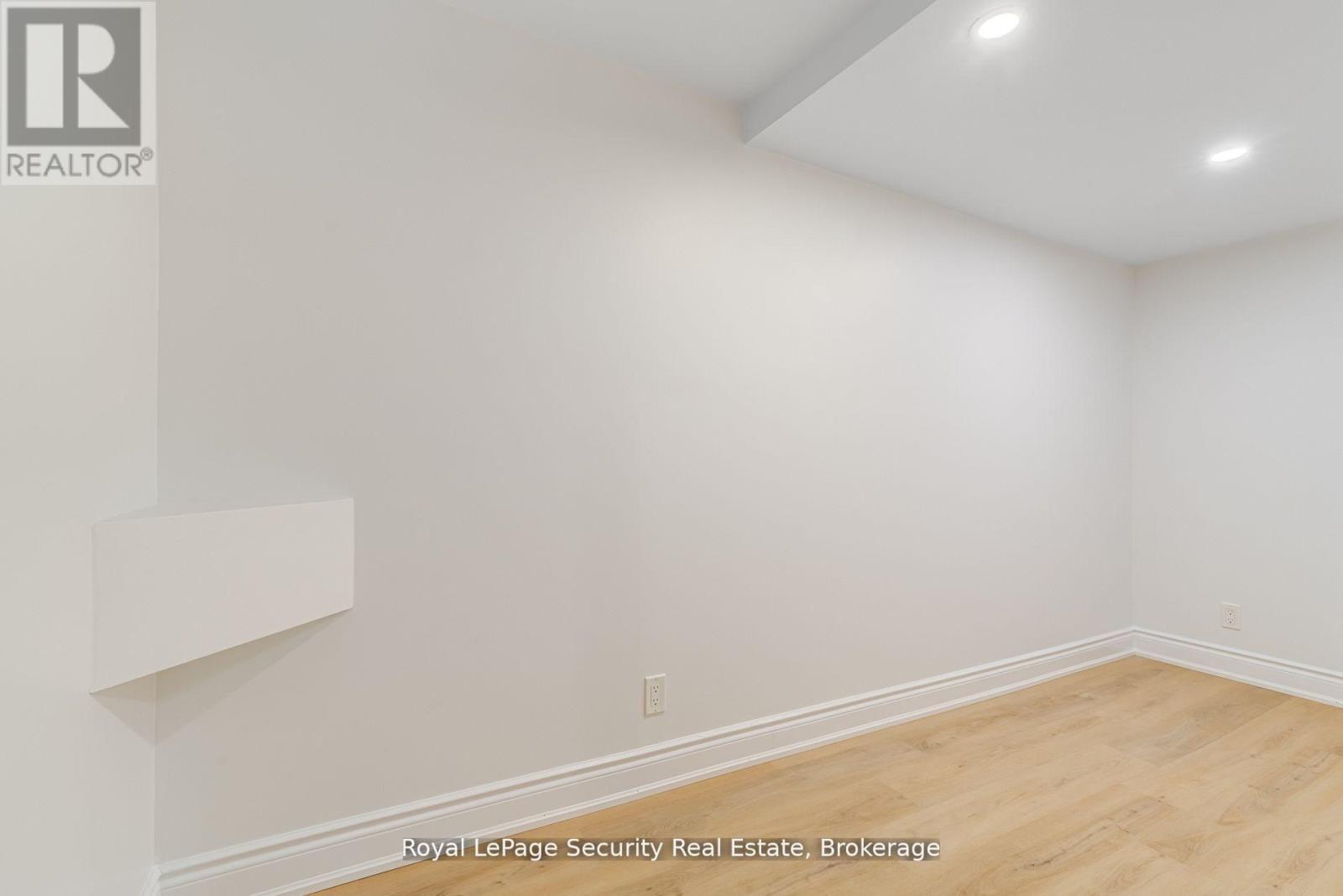 Lower - 706 Gladstone Avenue, Toronto, Ontario  M6H 3J4 - Photo 22 - W12729712