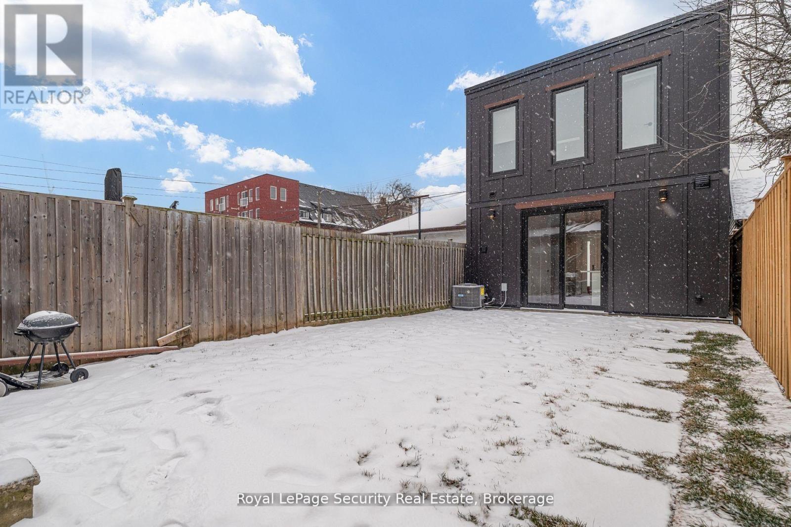 Lower - 706 Gladstone Avenue, Toronto, Ontario  M6H 3J4 - Photo 29 - W12729712