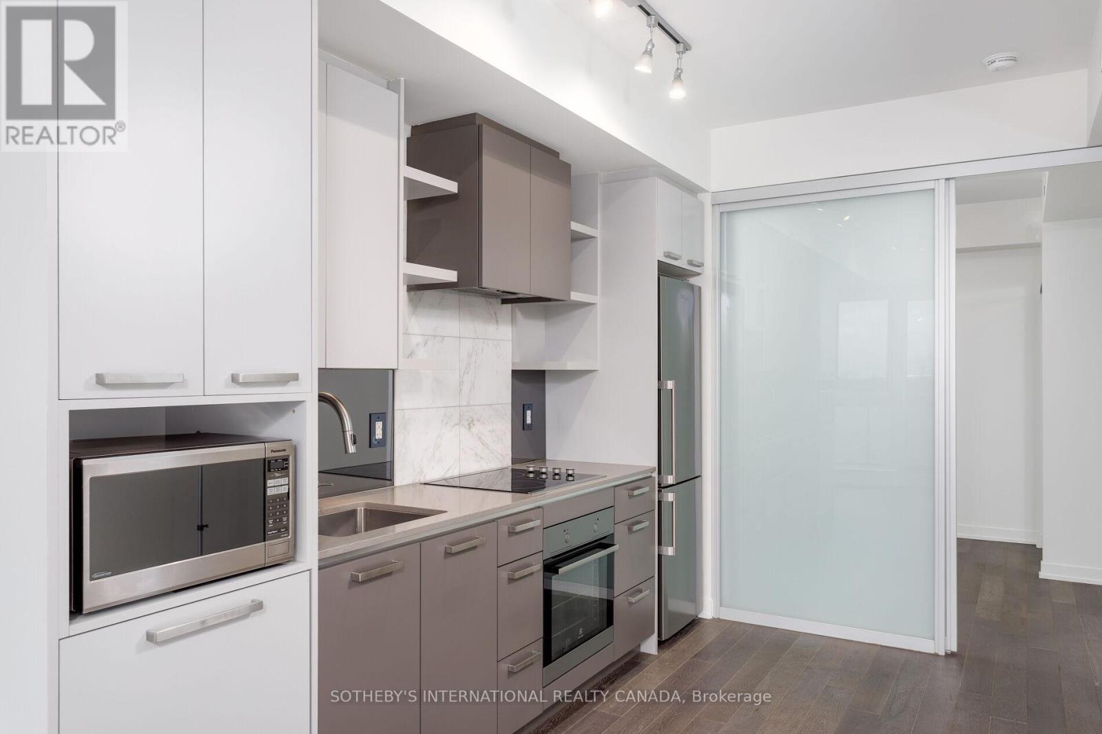 716 - 1830 Bloor Street W, Toronto, Ontario  M6P 0A2 - Photo 5 - W12729740