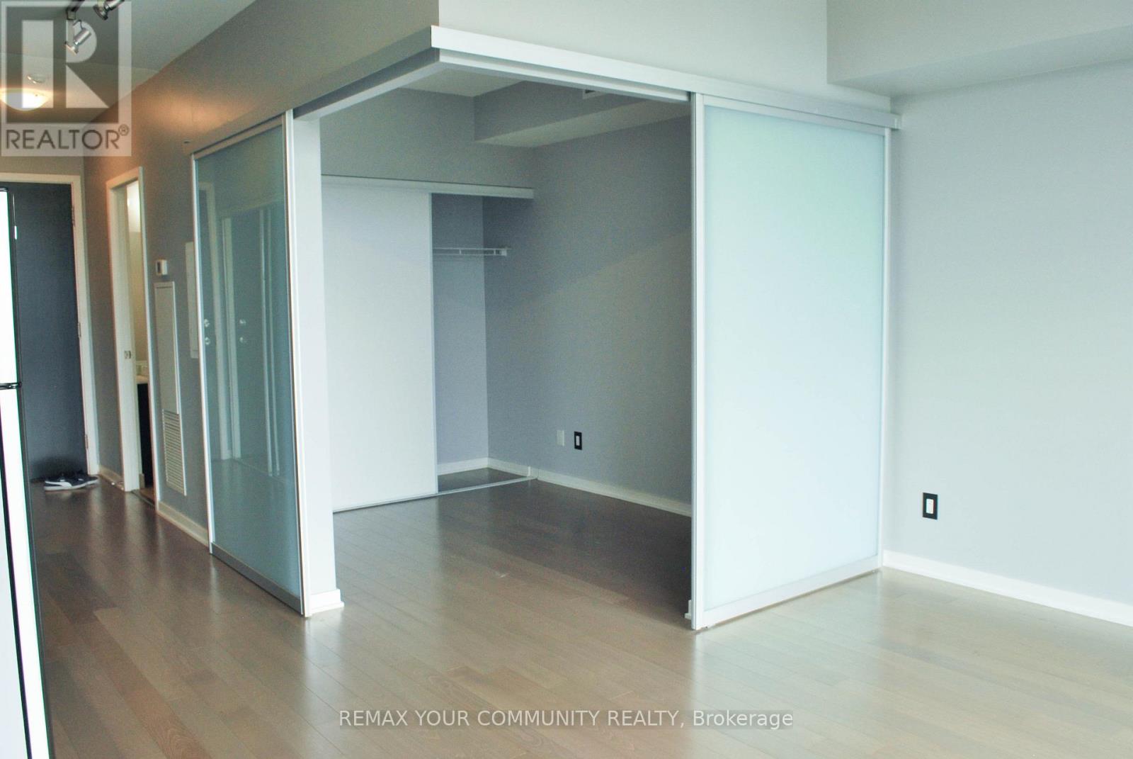 1406 - 105 The Queensway, Toronto, Ontario  M6S 5B5 - Photo 7 - W12729778