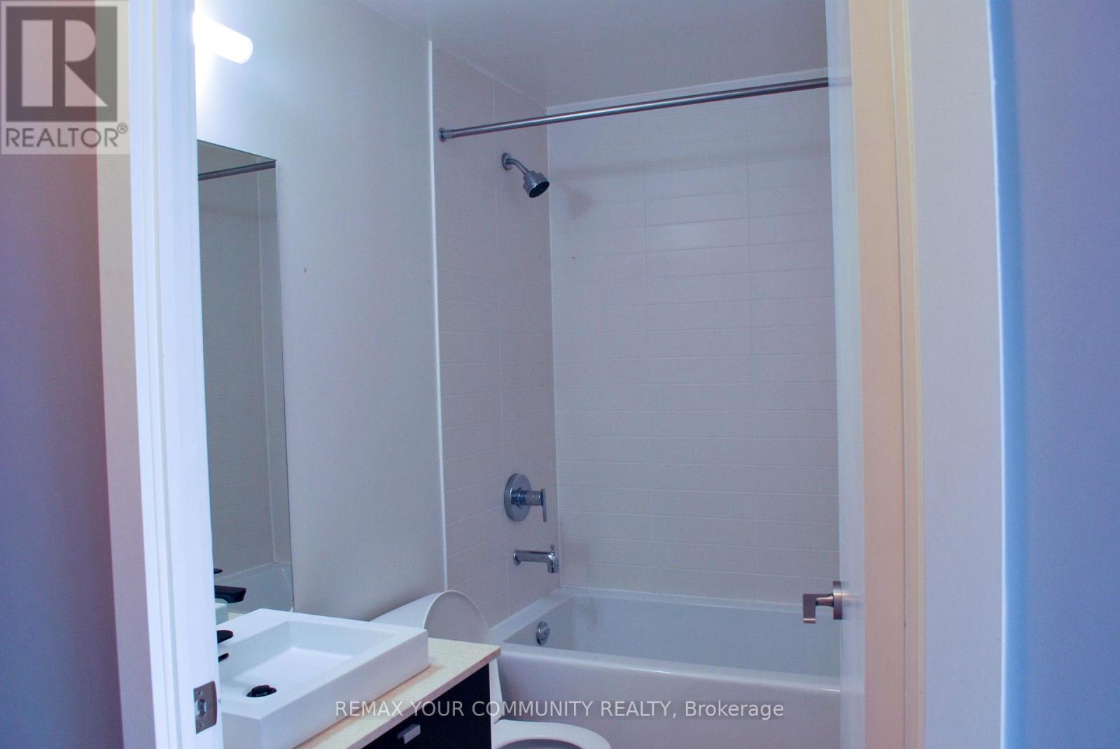 1406 - 105 The Queensway, Toronto, Ontario  M6S 5B5 - Photo 9 - W12729778