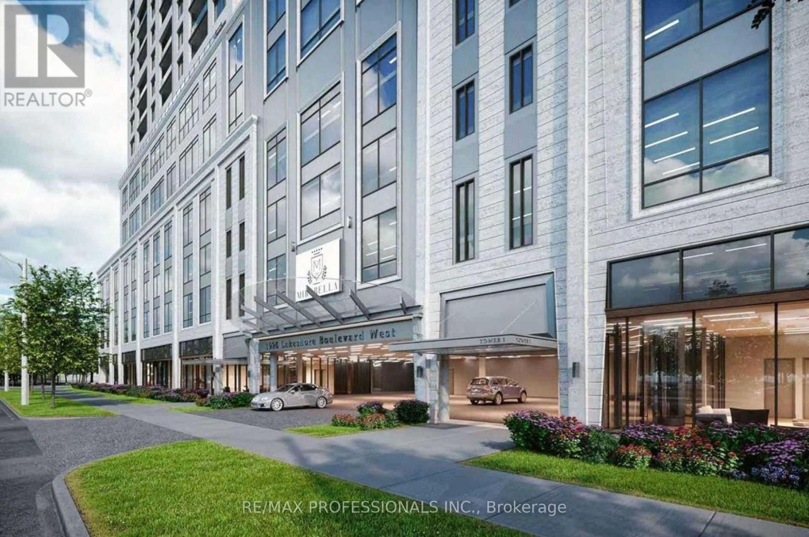 1816 - 1928 Lake Shore Boulevard W, Toronto, Ontario  M6S 1A1 - Photo 2 - W12729826