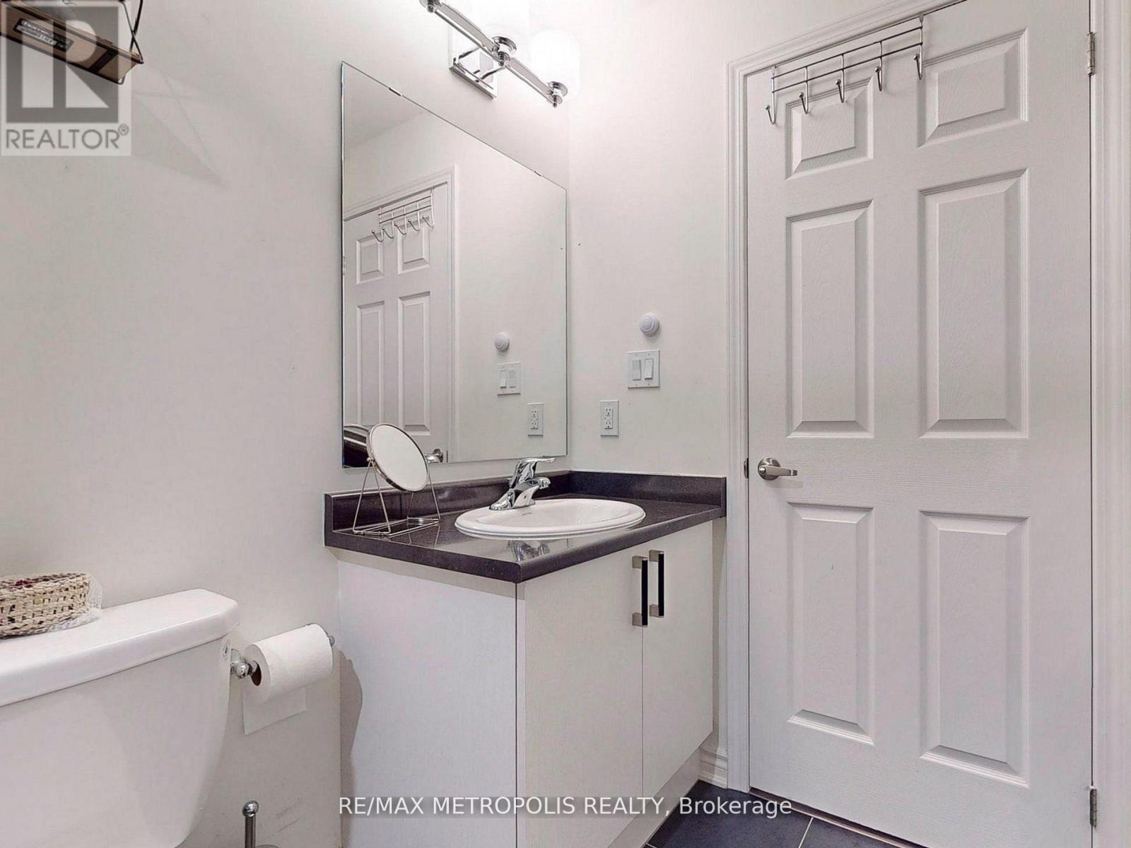 401 - 200 Lagerfeld Drive, Brampton, Ontario  L7A 0H8 - Photo 17 - W12729828