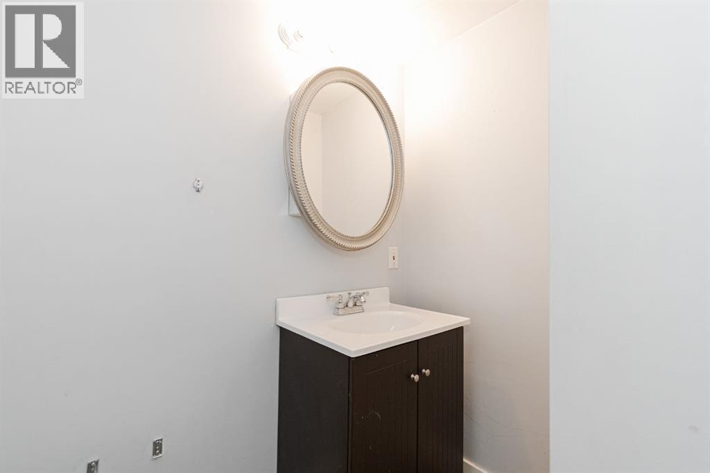 168 Burton Place, Fort Mcmurray, Alberta  T9K 1V4 - Photo 38 - A2267264