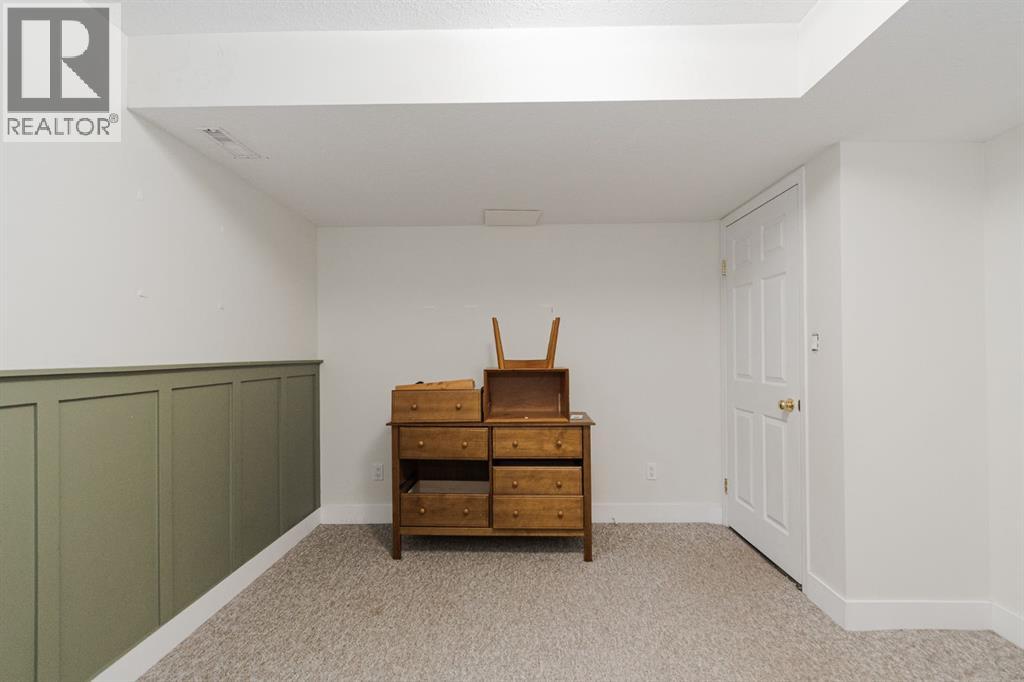 168 Burton Place, Fort Mcmurray, Alberta  T9K 1V4 - Photo 37 - A2267264