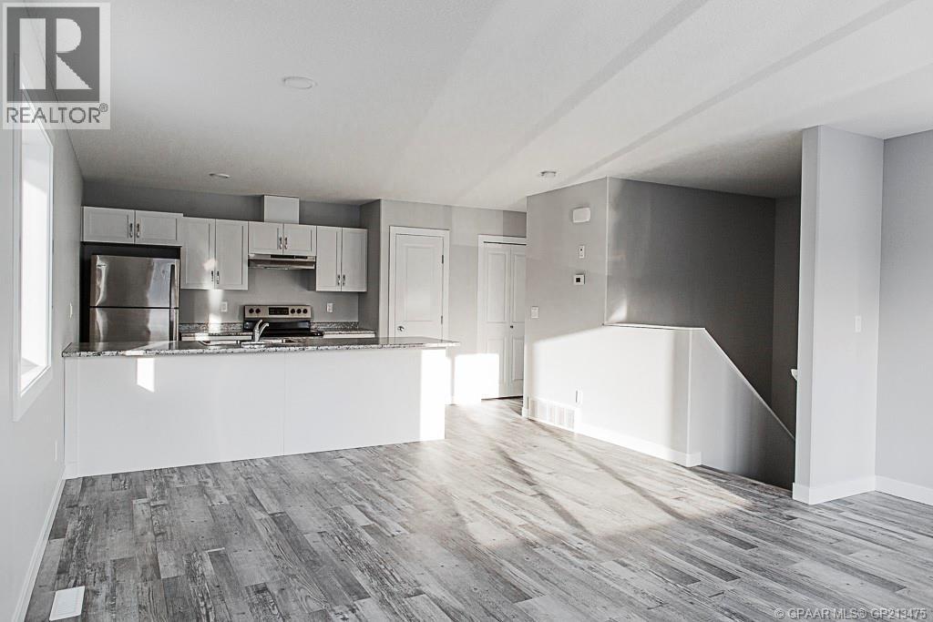 9512 112 Avenue, Clairmont, Alberta  T8X 5C8 - Photo 3 - A2280625