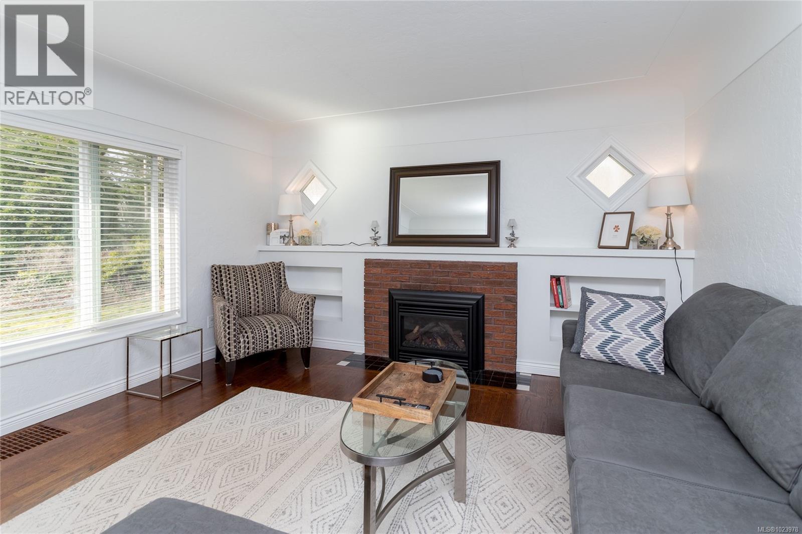 4121 Quadra St, Saanich, British Columbia