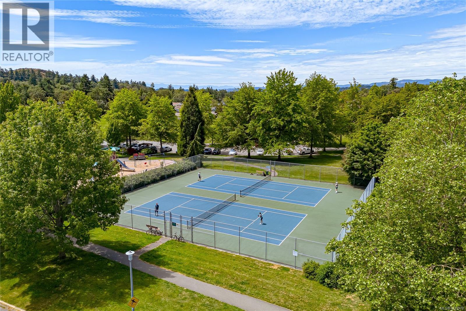 4121 Quadra St, Saanich, British Columbia  V8X 1L1 - Photo 36 - 1023978