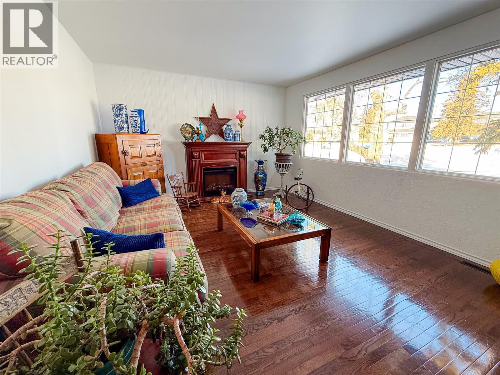 1905 90 Avenue, Dawson Creek, British Columbia  V1G 1A1 - Photo 3 - 10373691