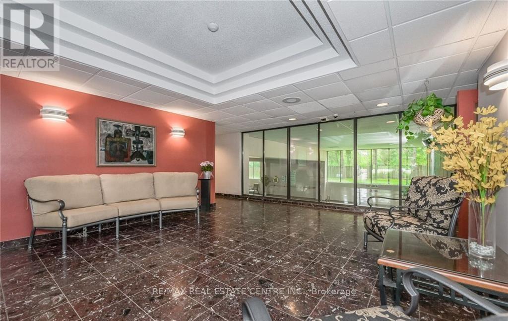 508 - 260 Sheldon Avenue N, Kitchener, Ontario  N2H 6P2 - Photo 3 - X12729766