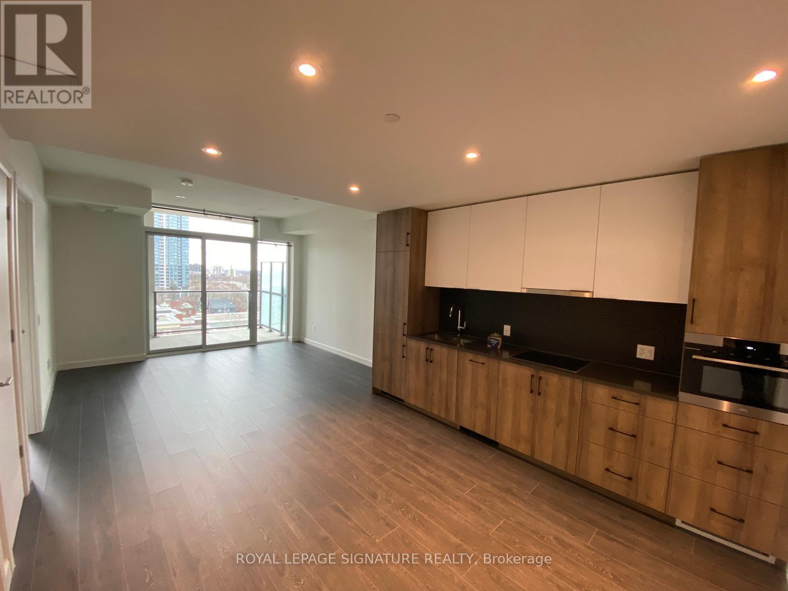 806 - 741 KING STREET W, Kitchener, Ontario