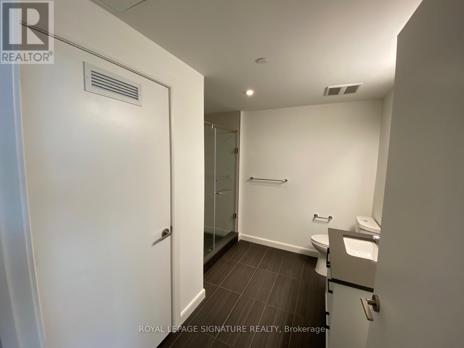 806 - 741 King Street W, Kitchener, Ontario  N2G 0E9 - Photo 5 - X12729812