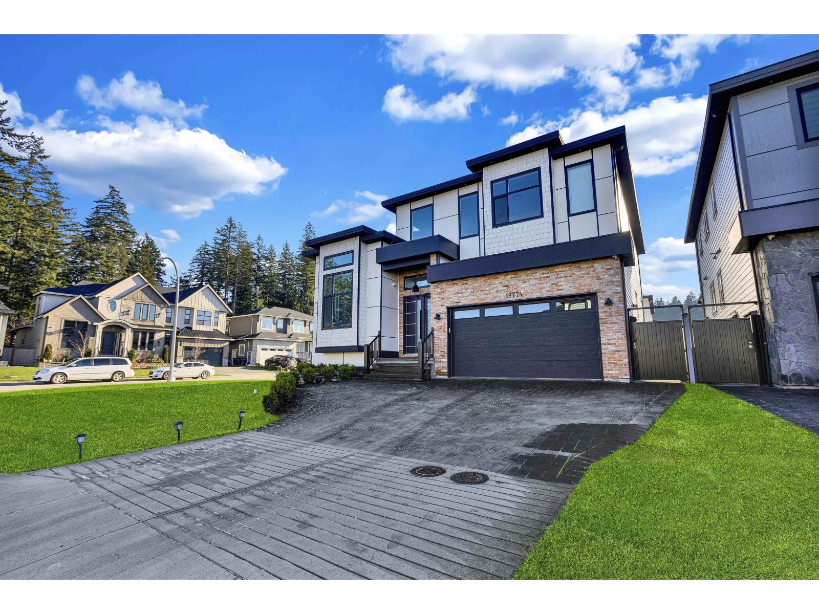 19774 33 Ave, Langley, British Columbia  V3A 0N9 - Photo 2 - R3082366