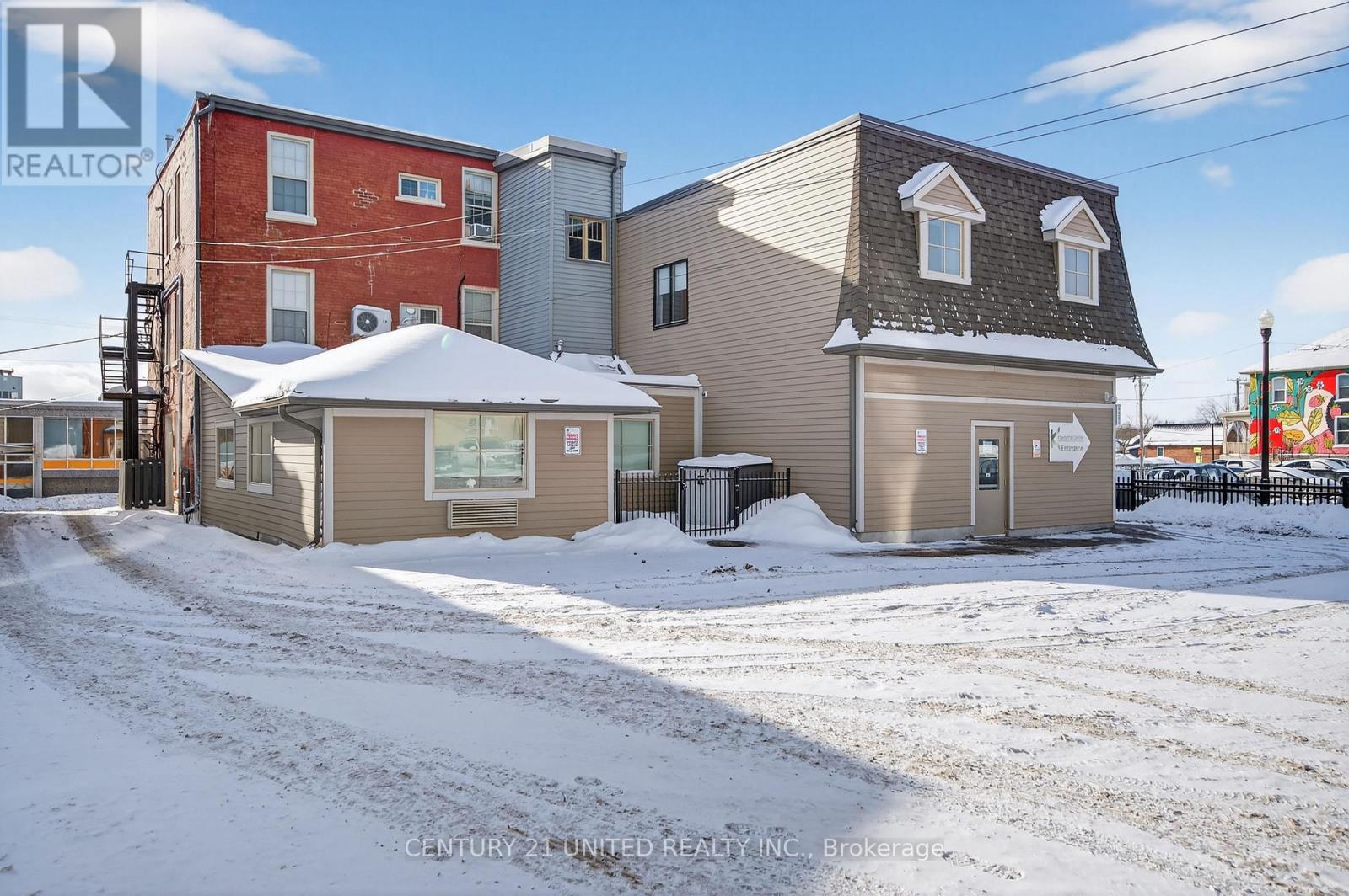 168/172 Brock Street, Peterborough, Ontario  K9H 2P4 - Photo 4 - X12729898