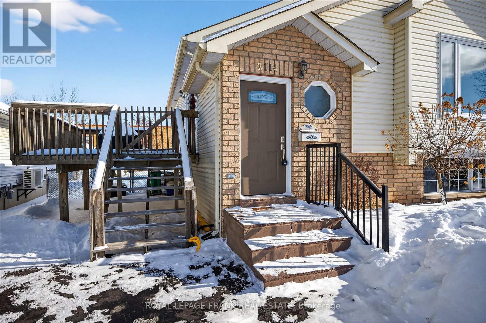 2114 Easthill Drive, Peterborough, Ontario  K9L 1Y8 - Photo 2 - X12729904