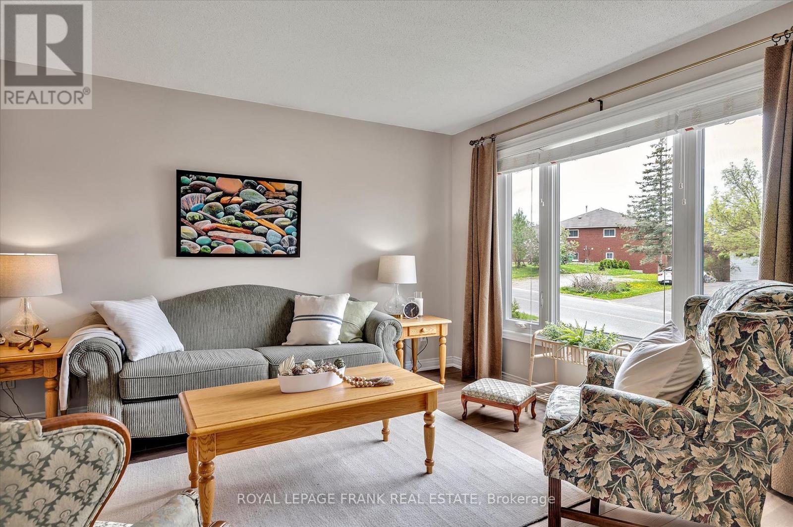 2114 Easthill Drive, Peterborough, Ontario  K9L 1Y8 - Photo 3 - X12729904