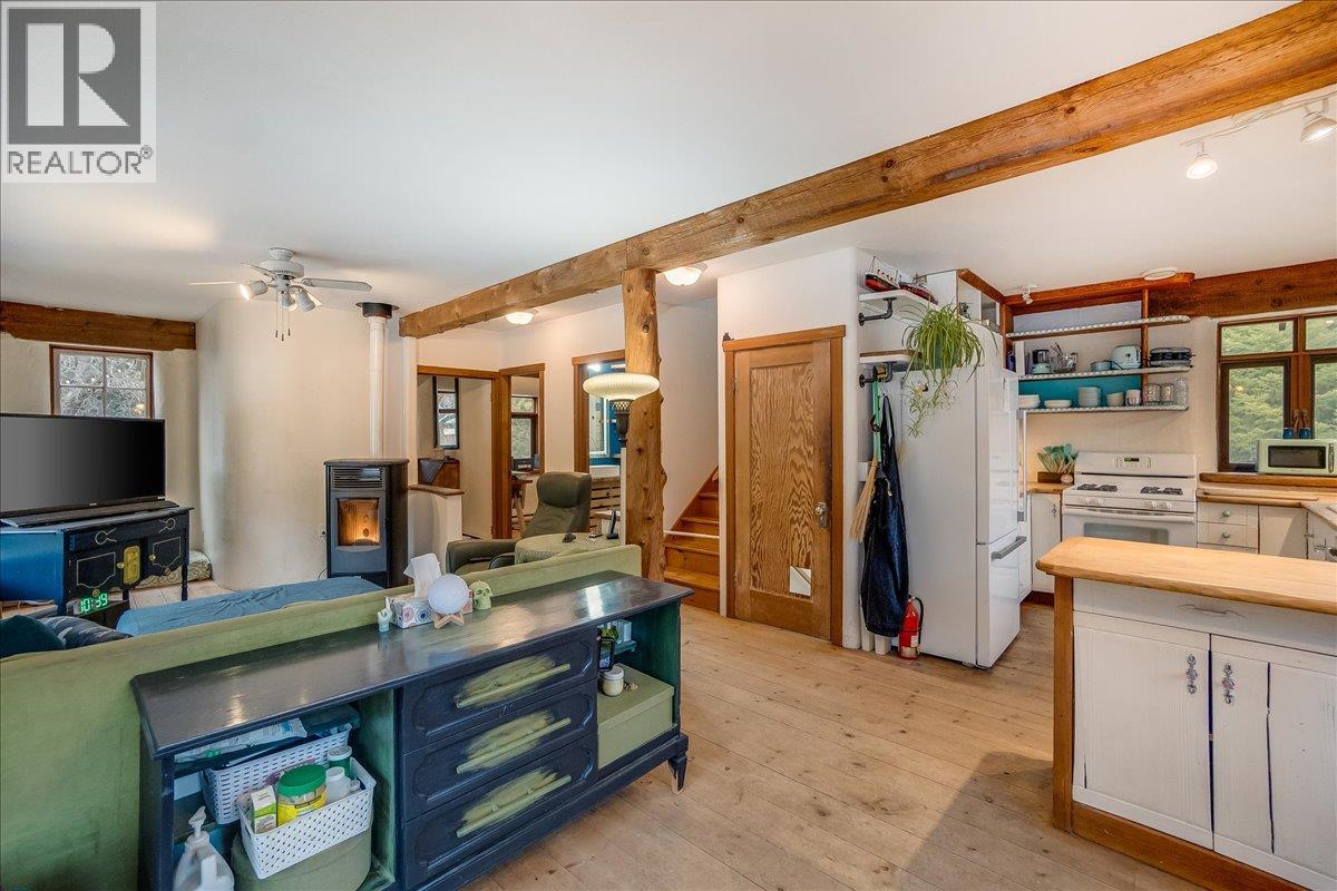 3918 Passmore Upper Road, Passmore, British Columbia  V0G 2J0 - Photo 7 - 10373029