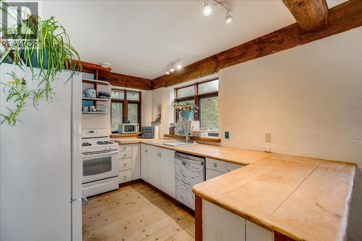 3918 Passmore Upper Road, Passmore, British Columbia  V0G 2J0 - Photo 11 - 10373029