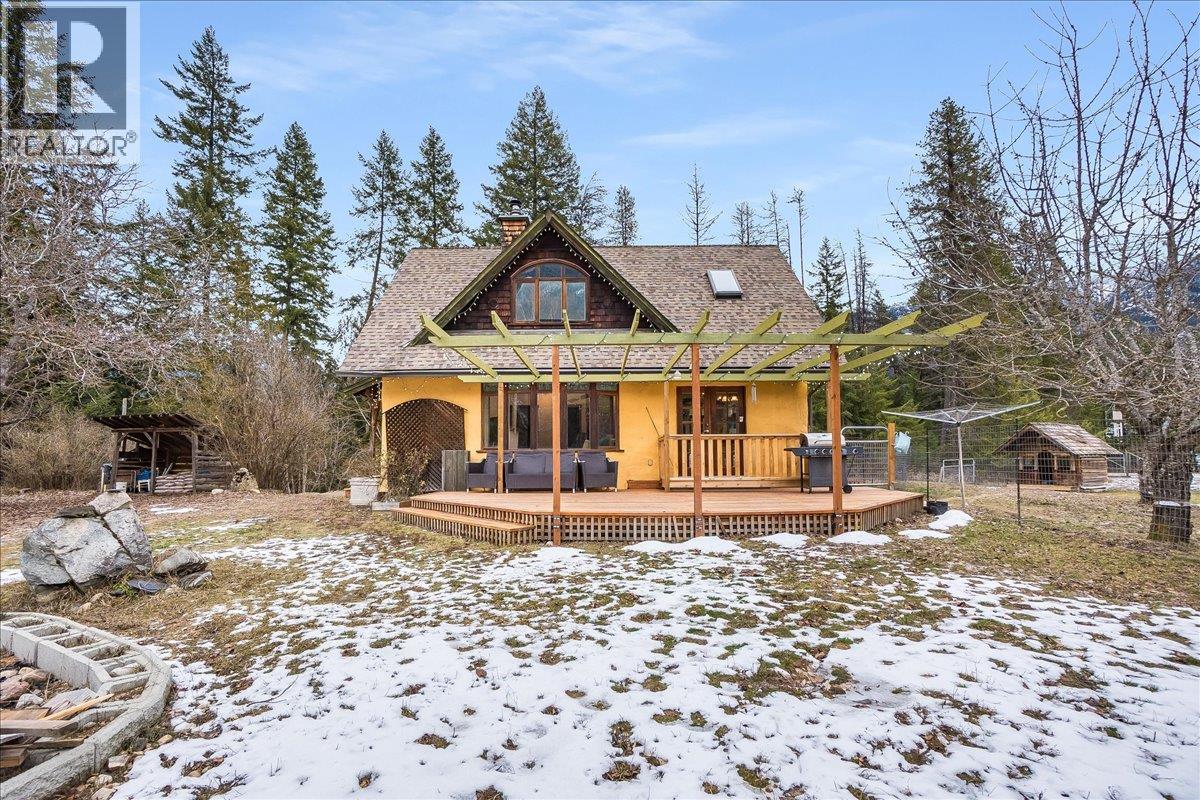 3918 Passmore Upper Road, Passmore, British Columbia  V0G 2J0 - Photo 2 - 10373029