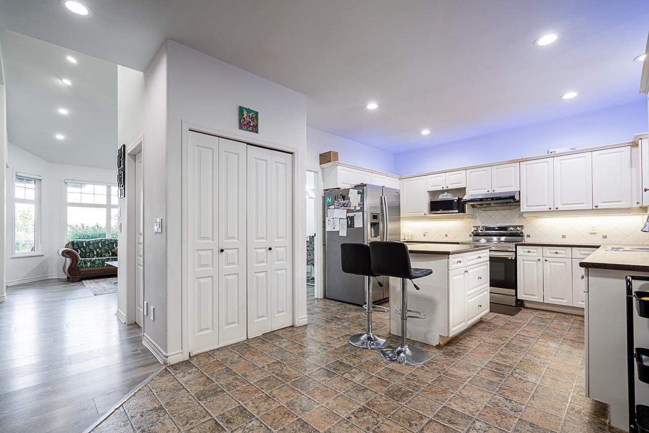 14616 75a Avenue, Surrey, British Columbia  V3S 8Y5 - Photo 6 - R3075629