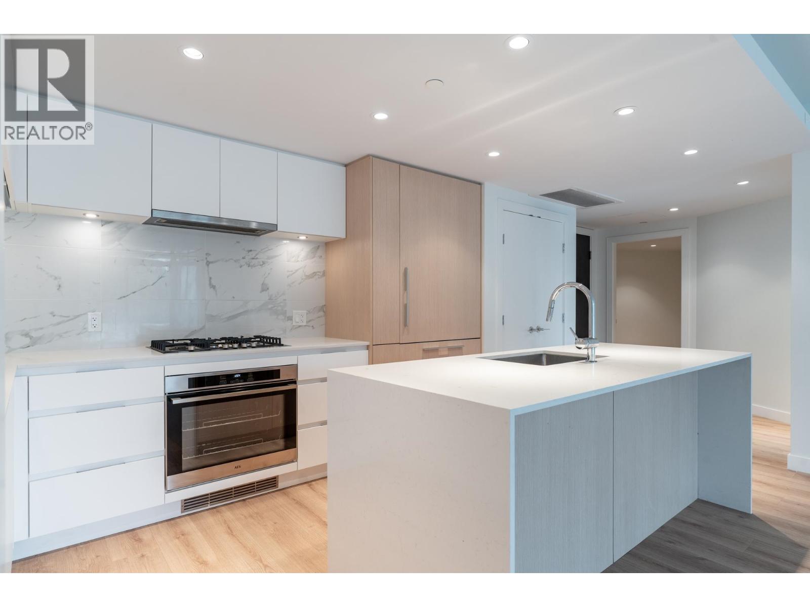 401 1500 FERN STREET, North Vancouver, British Columbia