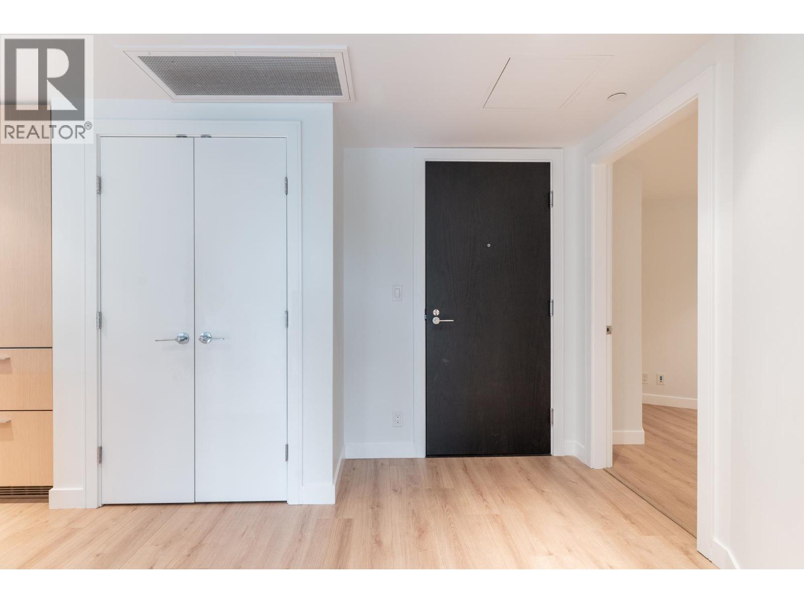 401 1500 Fern Street, North Vancouver, British Columbia  V7J 0E6 - Photo 8 - R3082967