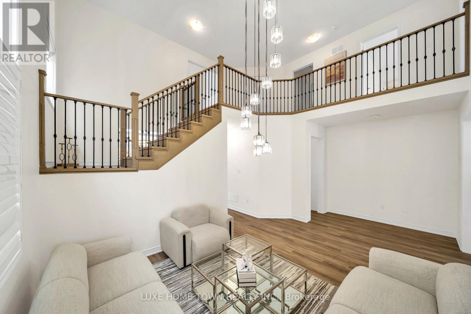 136 Harpin Way E, Centre Wellington, Ontario  N1M 0G9 - Photo 12 - X12729264