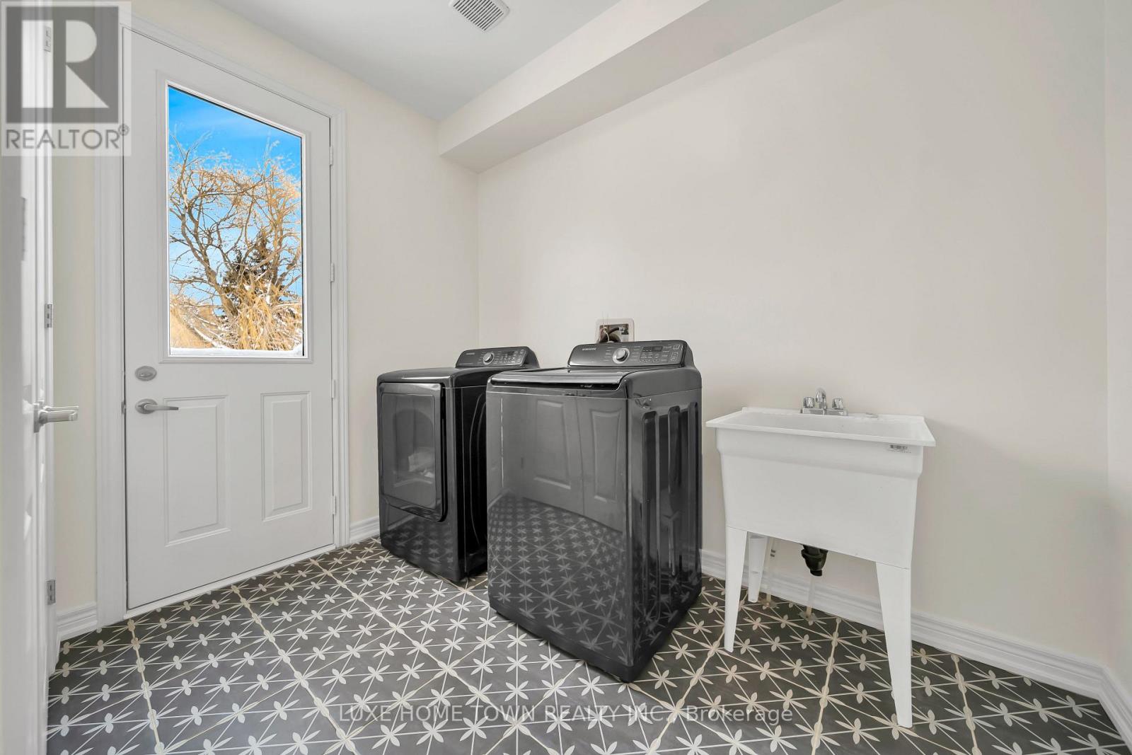 136 Harpin Way E, Centre Wellington, Ontario  N1M 0G9 - Photo 24 - X12729264