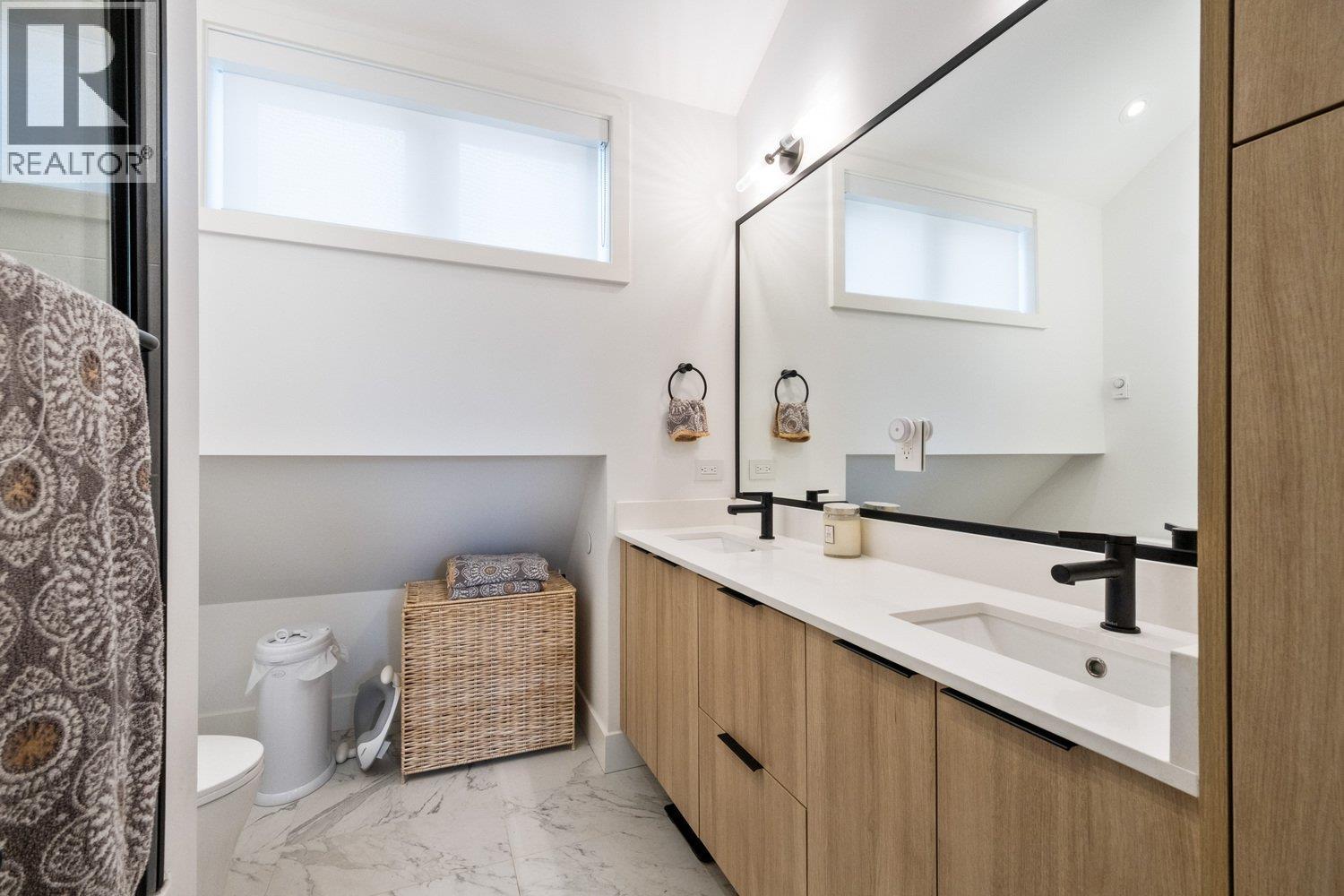 720 E 30th Avenue, Vancouver, British Columbia V5V 2V9 - Photo 8 - R3082958