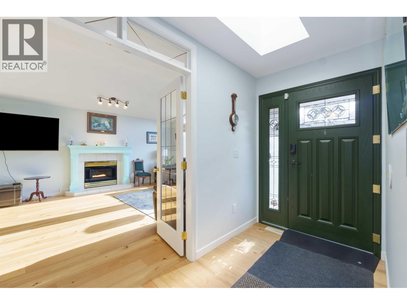 19379 Cusick Crescent, Pitt Meadows, British Columbia  V3Y 2M9 - Photo 4 - R3083001