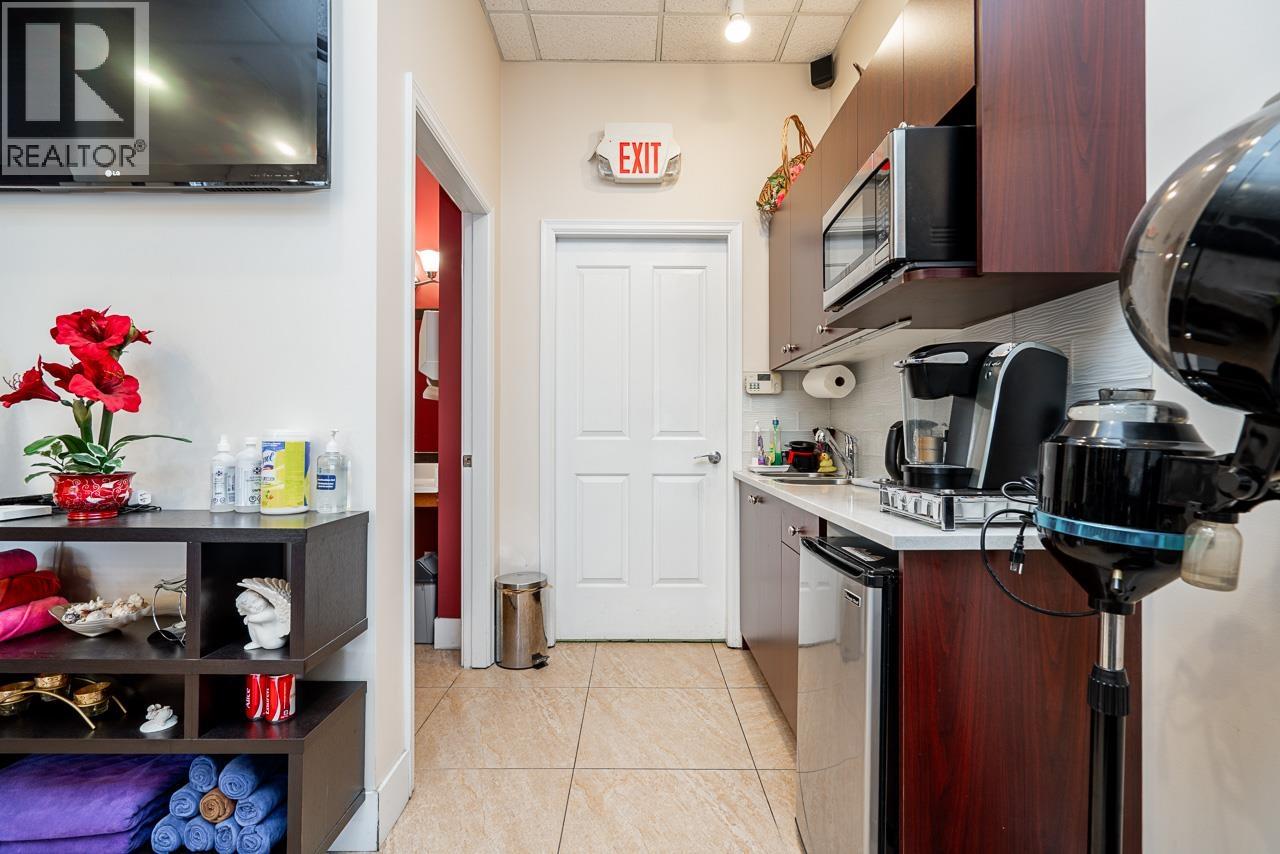 106 W Esplanade, North Vancouver, British Columbia  V7M 1A2 - Photo 14 - C8075525