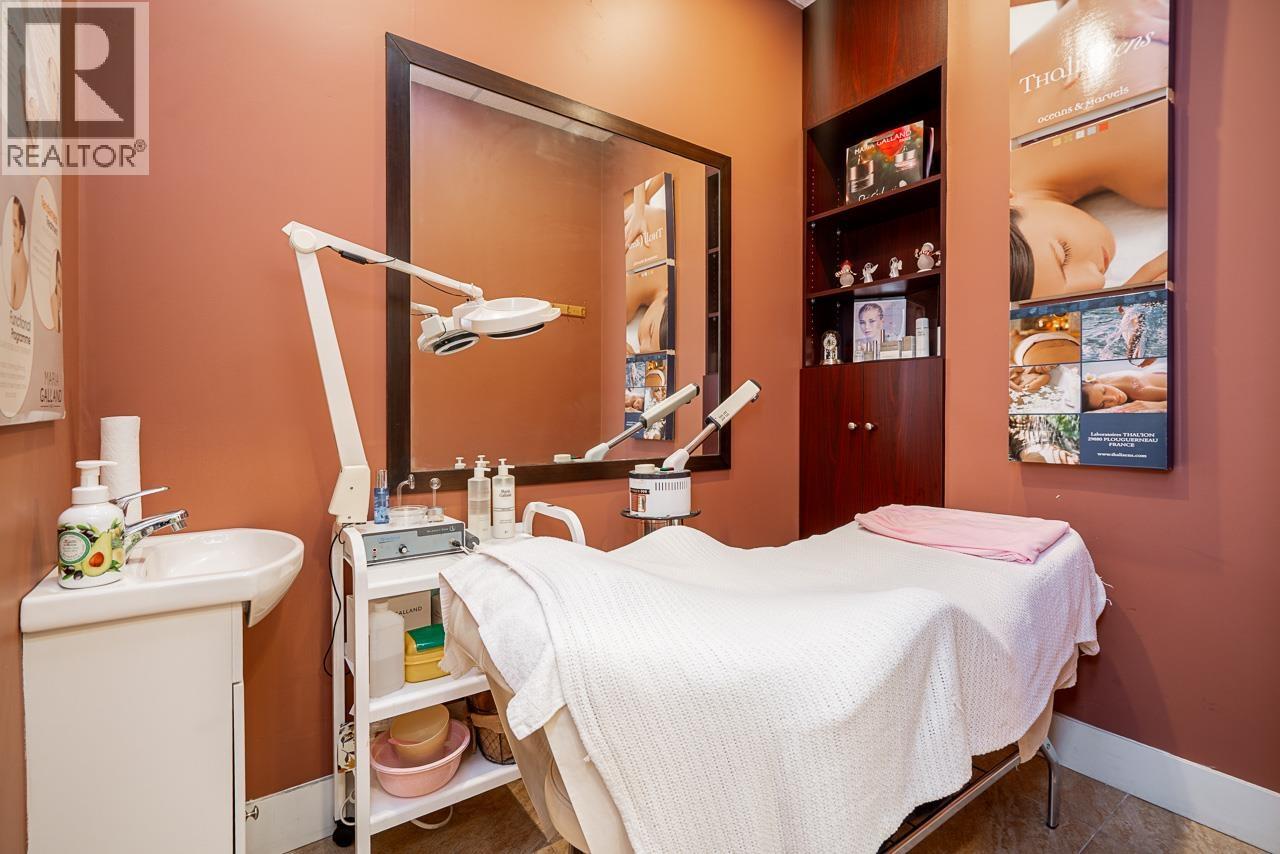 106 W Esplanade, North Vancouver, British Columbia  V7M 1A2 - Photo 15 - C8075525