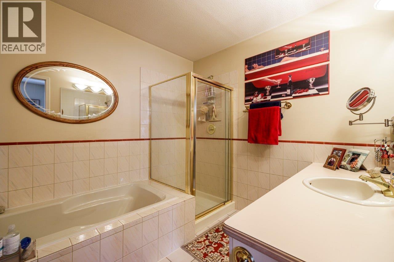 2 261 W 16th Street, North Vancouver, British Columbia  V7M 1T7 - Photo 21 - R3078215