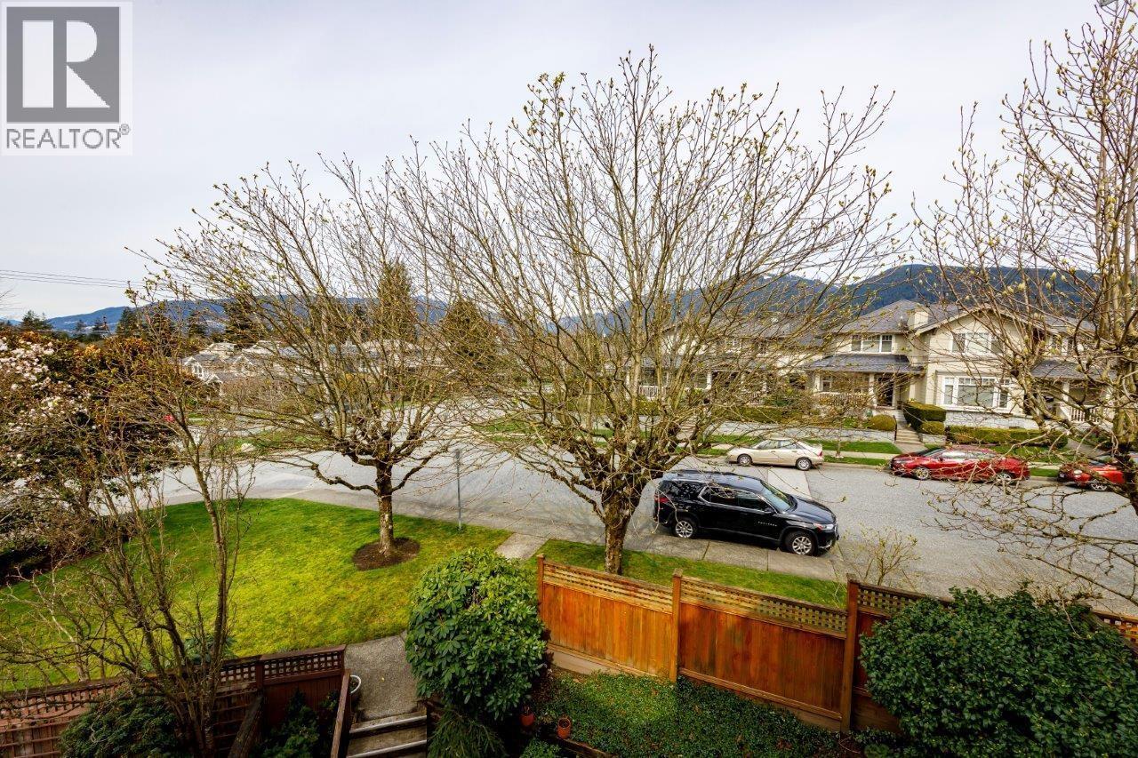 2 261 W 16th Street, North Vancouver, British Columbia  V7M 1T7 - Photo 31 - R3078215