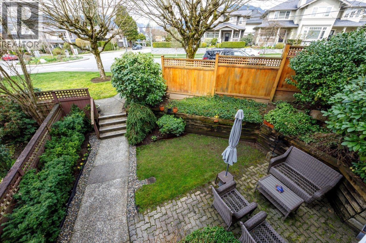 2 261 W 16th Street, North Vancouver, British Columbia  V7M 1T7 - Photo 32 - R3078215