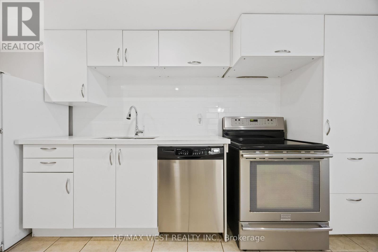 Lower Level - 2440 King Road, King, Ontario  L7B 1J7 - Photo 11 - N12729928