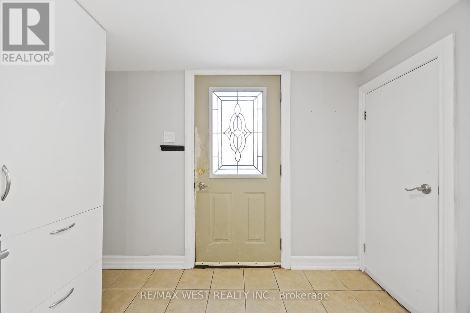 Lower Level - 2440 King Road, King, Ontario  L7B 1J7 - Photo 2 - N12729928