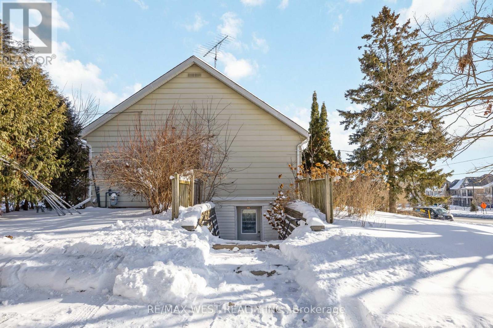 Lower Level - 2440 King Road, King, Ontario  L7B 1J7 - Photo 29 - N12729928