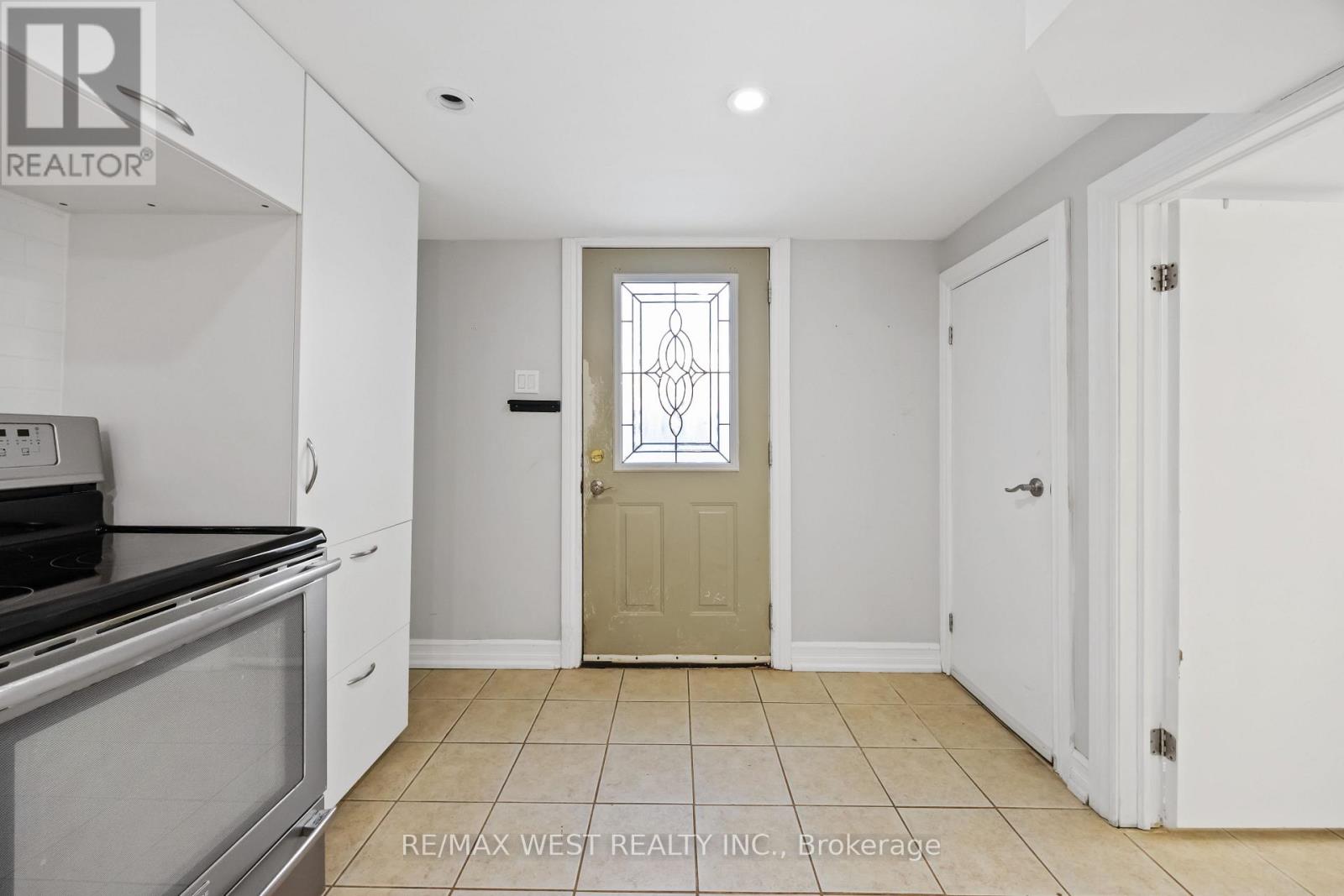 Lower Level - 2440 King Road, King, Ontario  L7B 1J7 - Photo 3 - N12729928