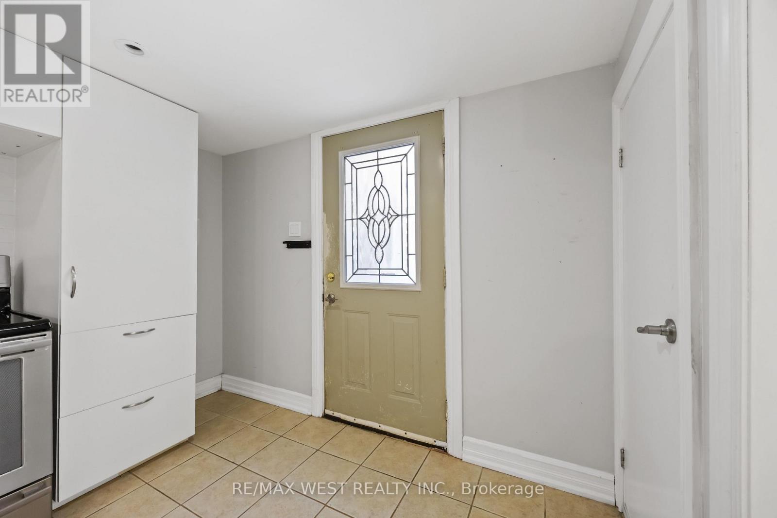 Lower Level - 2440 King Road, King, Ontario  L7B 1J7 - Photo 4 - N12729928