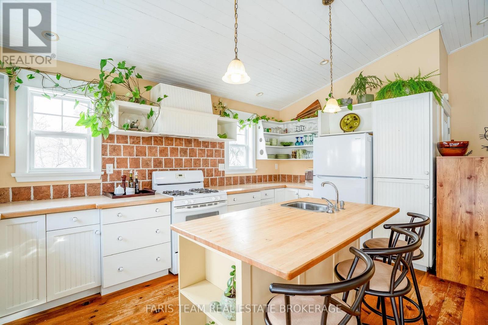 51 61st Street S, Wasaga Beach, Ontario  L9Z 1W1 - Photo 10 - S12729922