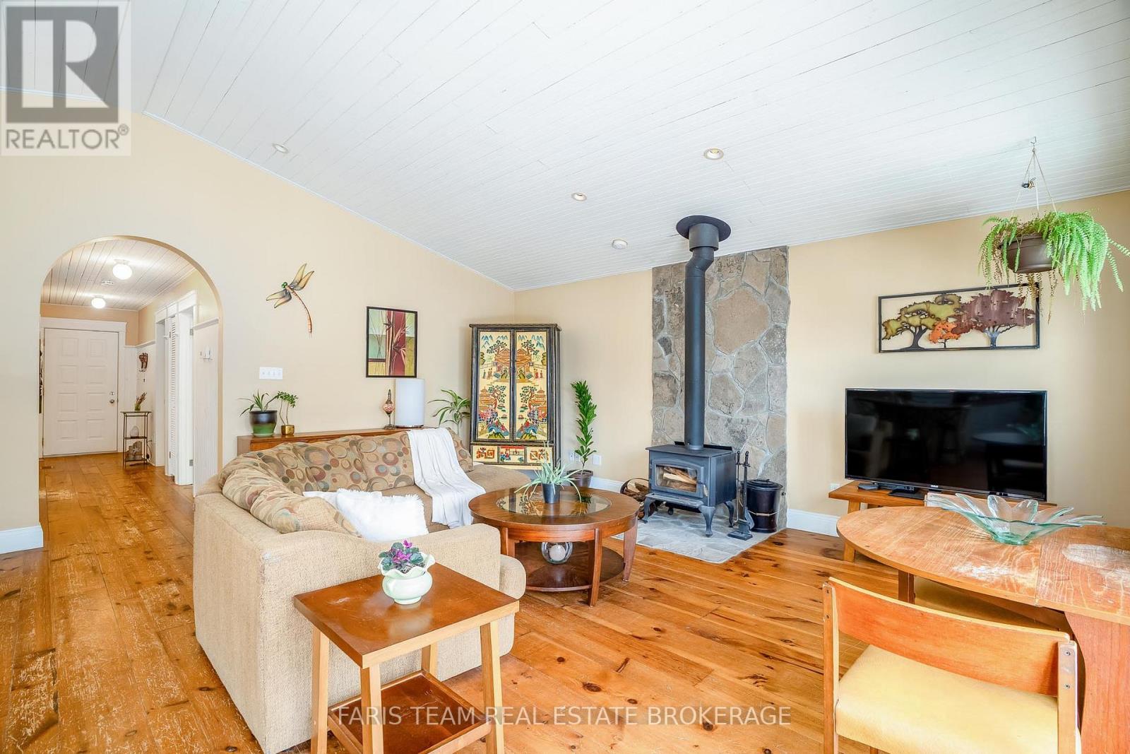 51 61st Street S, Wasaga Beach, Ontario  L9Z 1W1 - Photo 15 - S12729922