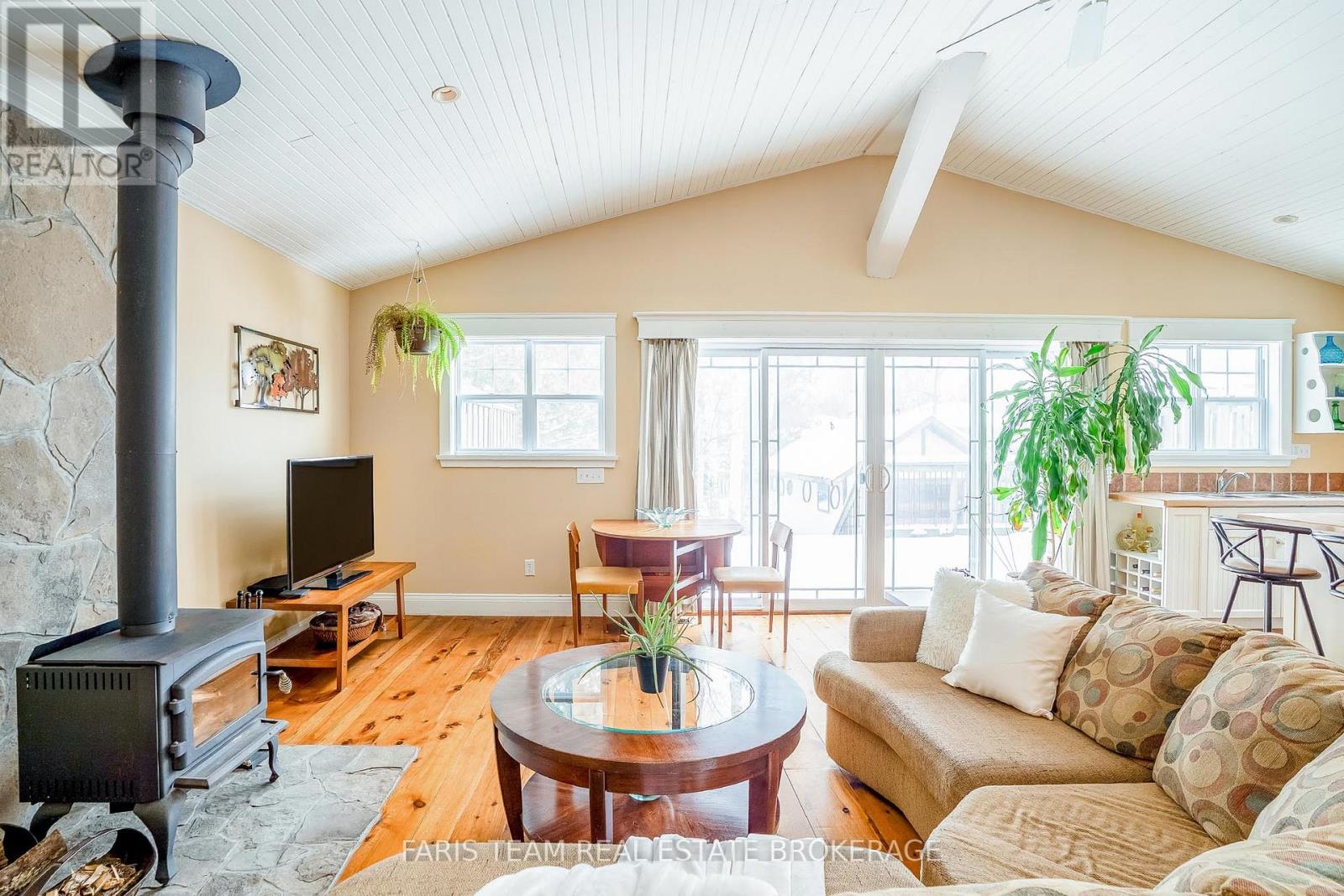 51 61st Street S, Wasaga Beach, Ontario  L9Z 1W1 - Photo 20 - S12729922