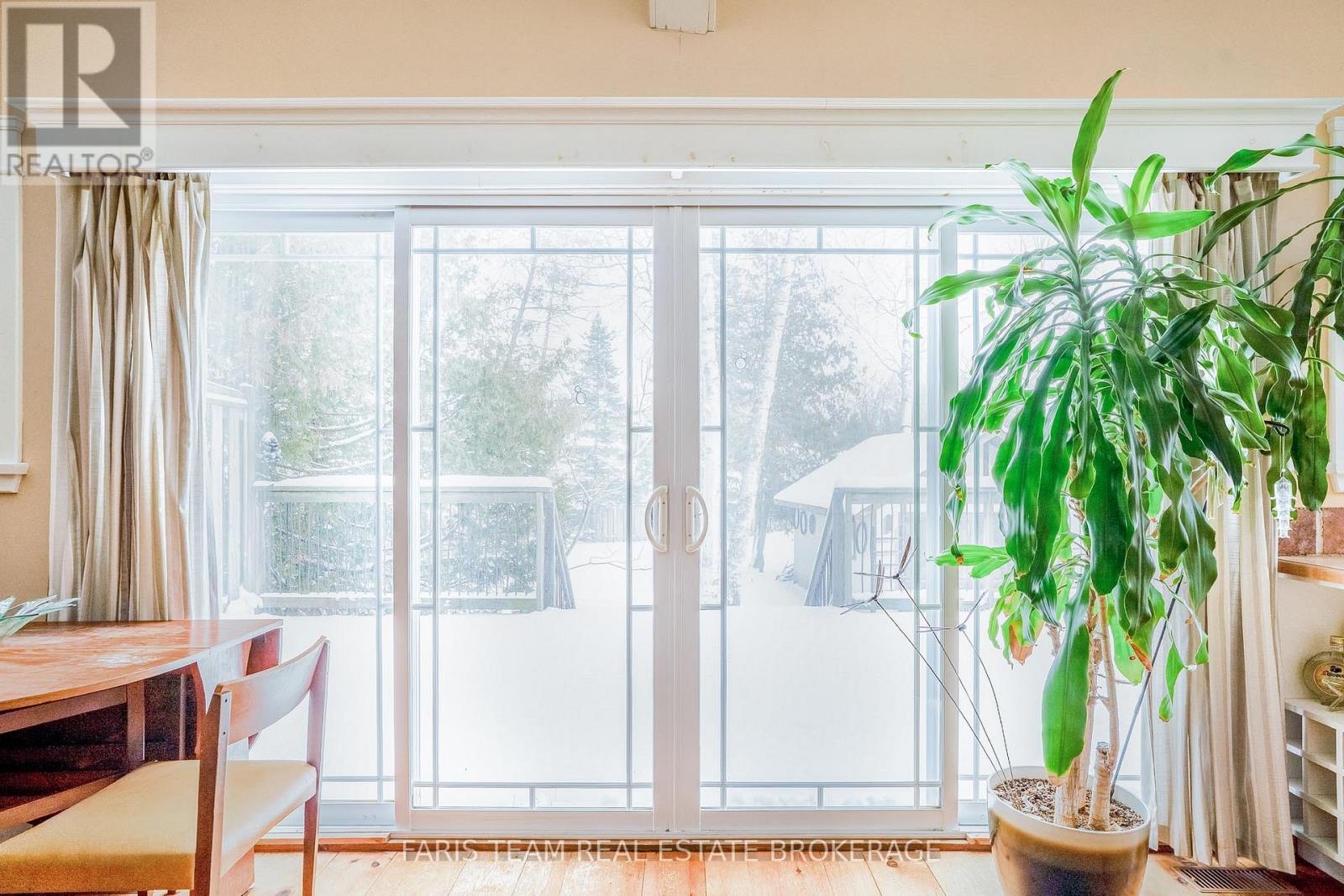 51 61st Street S, Wasaga Beach, Ontario  L9Z 1W1 - Photo 21 - S12729922