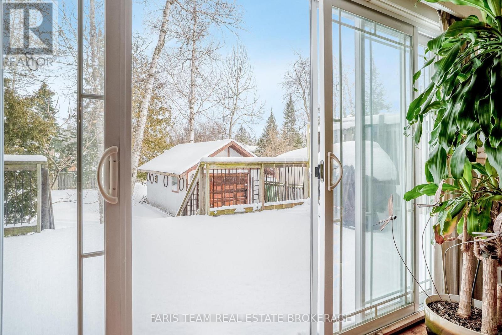 51 61st Street S, Wasaga Beach, Ontario  L9Z 1W1 - Photo 22 - S12729922