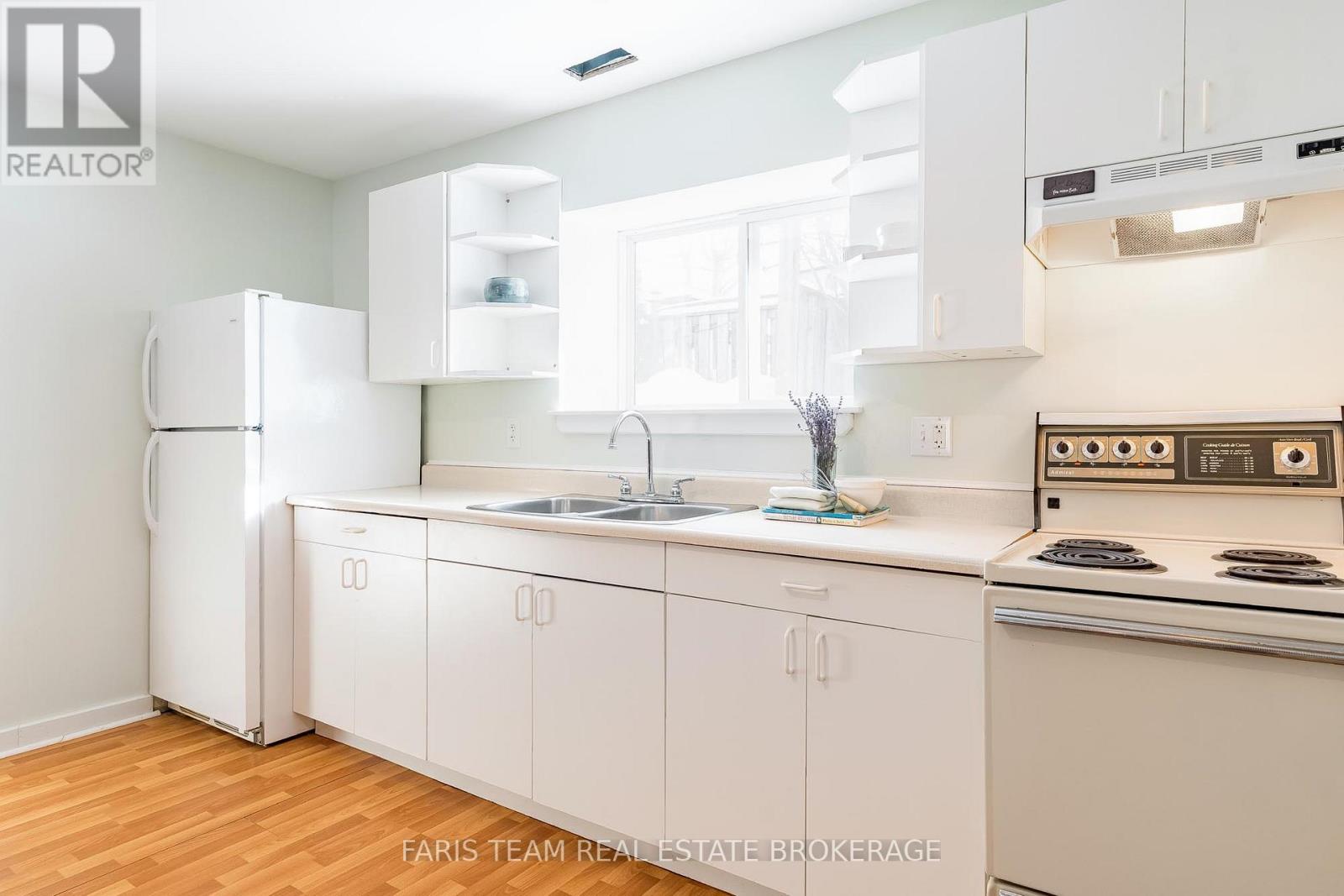 51 61st Street S, Wasaga Beach, Ontario  L9Z 1W1 - Photo 29 - S12729922