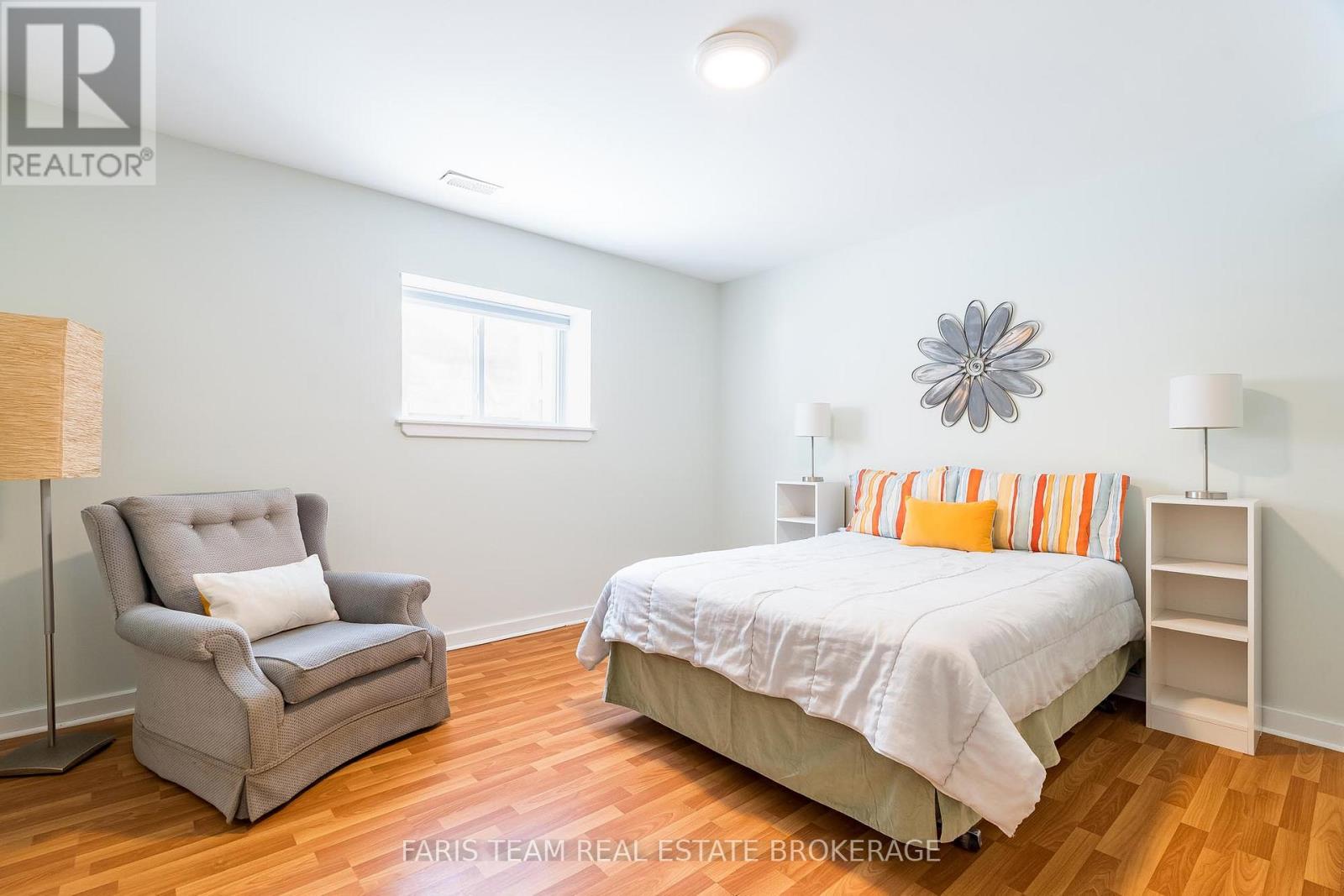 51 61st Street S, Wasaga Beach, Ontario  L9Z 1W1 - Photo 33 - S12729922